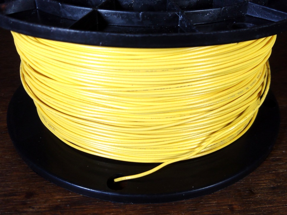 Cable MG amarillo